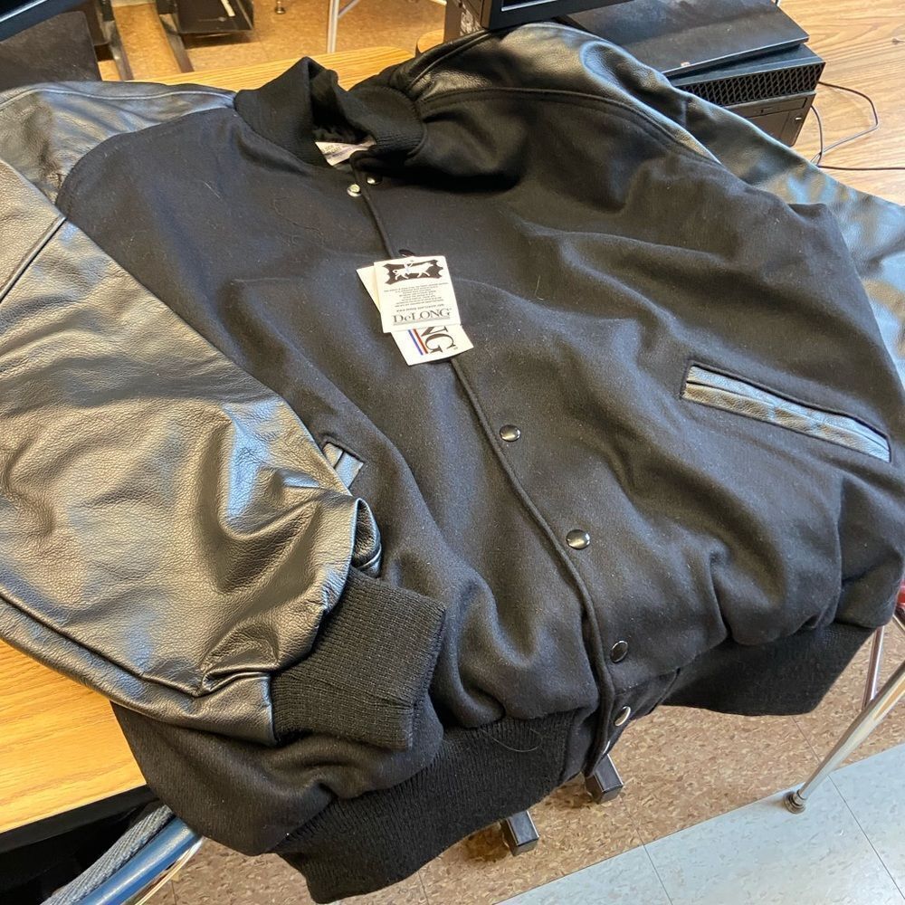Delong size 2XL tall jacket new with tags in plastic paid $310 2XL plus tall
